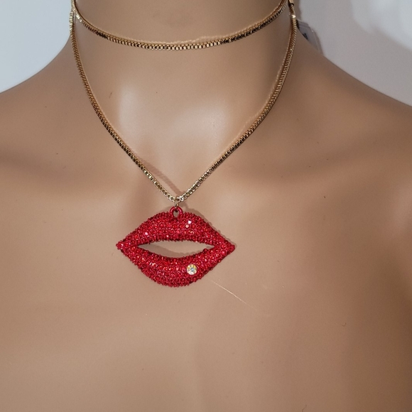Betsey Johnson Lips Pendant Long Necklace - Picture 2 of 7